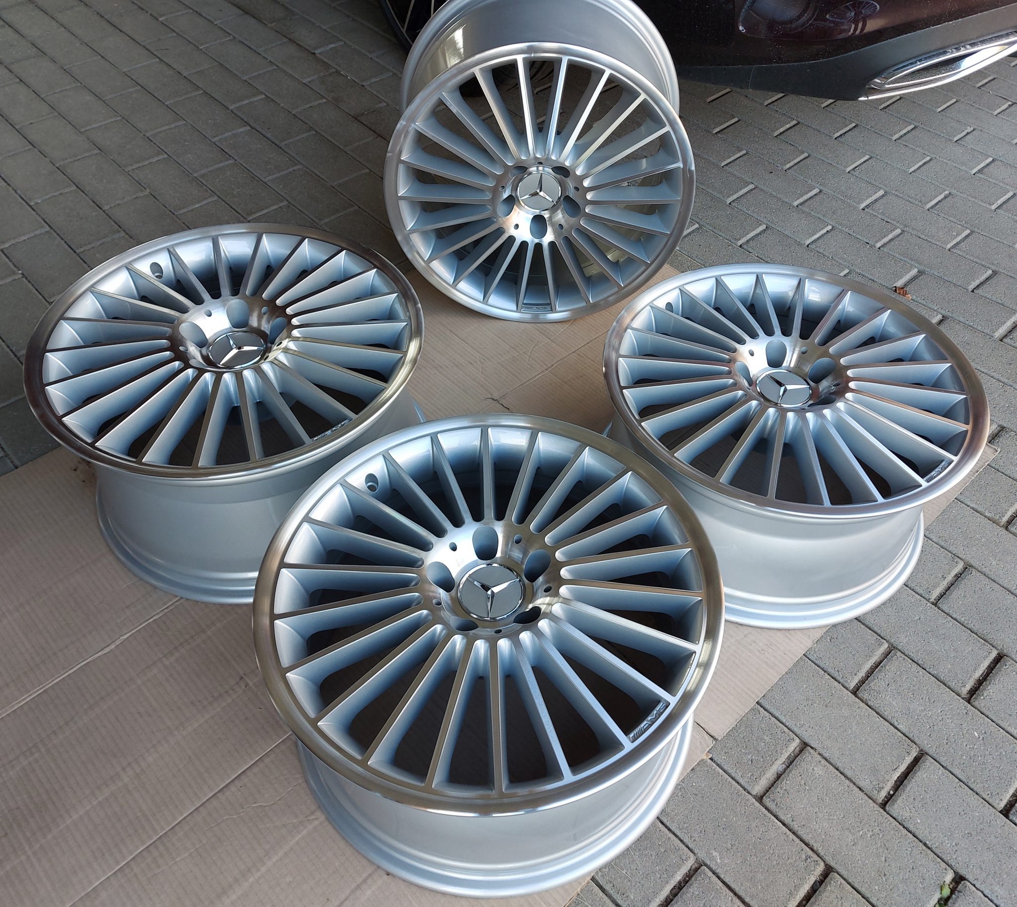 SL R 230 Mercedes Original AMG Felgen Satz 8,5 J + 9.5 J x 18 Zoll ...